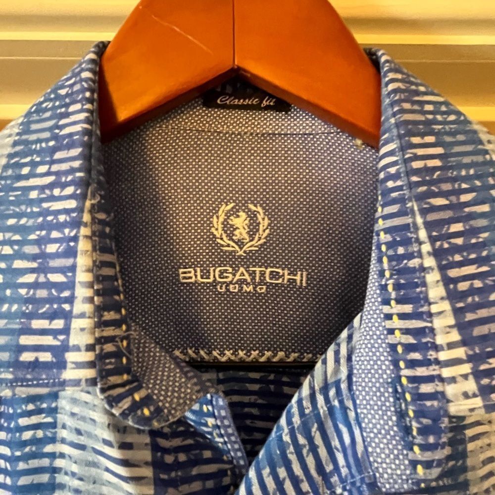 Bugatchi Blue Print Reverse Cuff Button Down Shir… - image 2